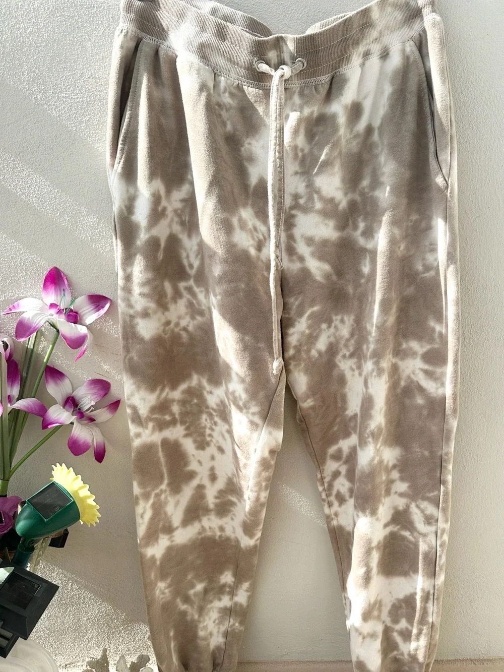 Velvet Heart Taupe & Cream Tie-Dye Jogger Sweatpants